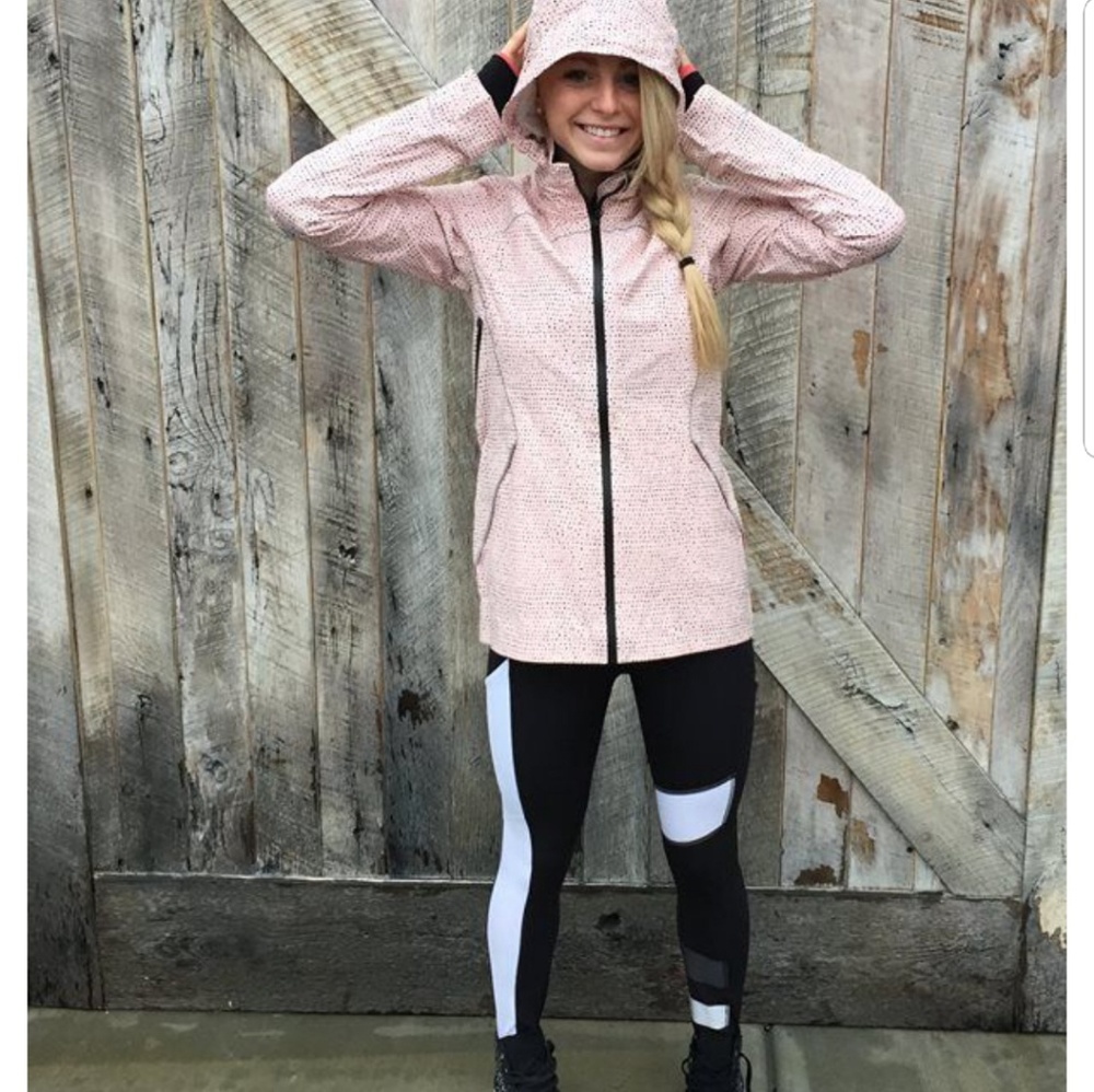 Lululemon runaway reflective jacket